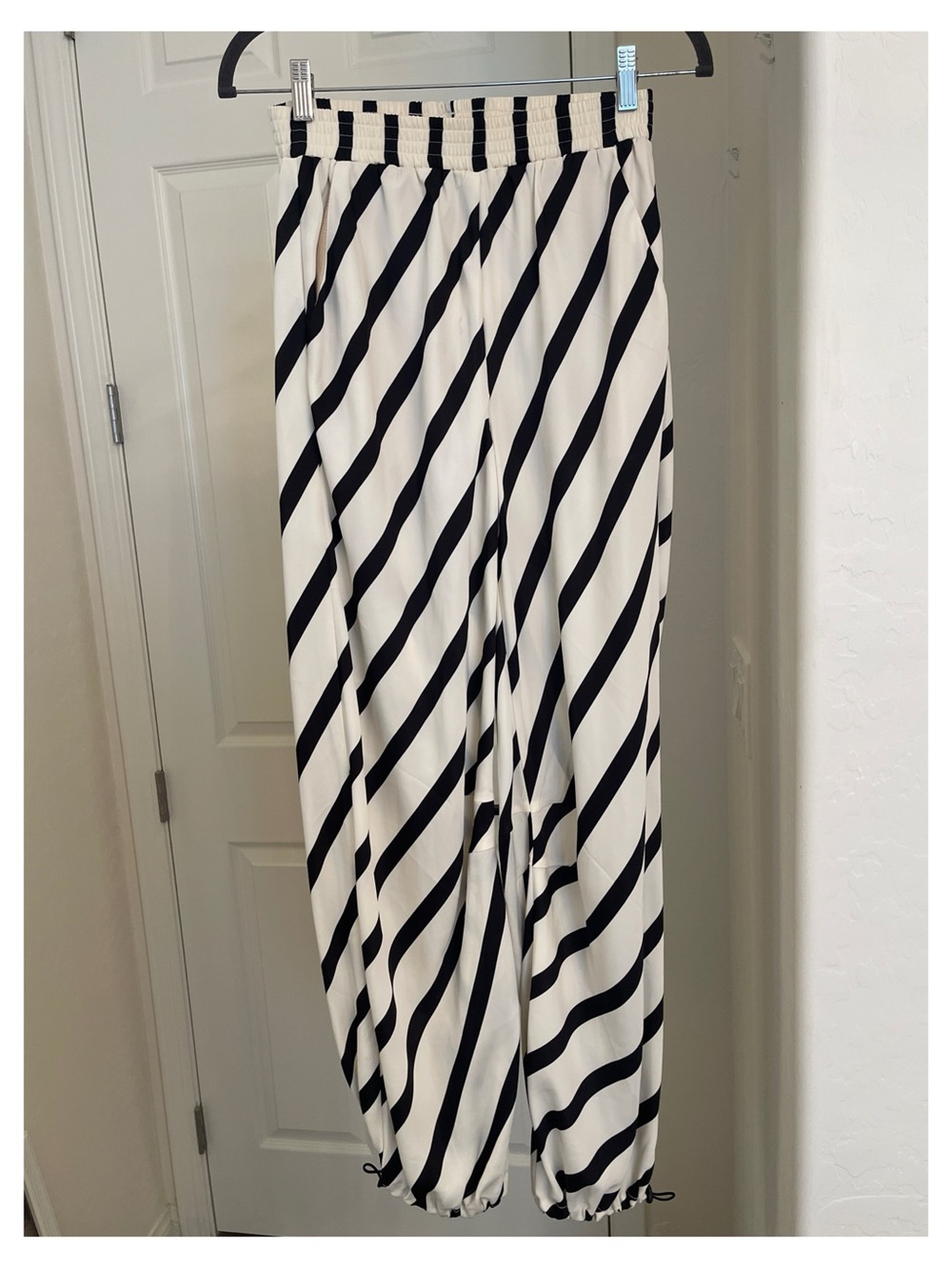Aqua Black & White Diagonal Stripe Elastic-Waist Joggers